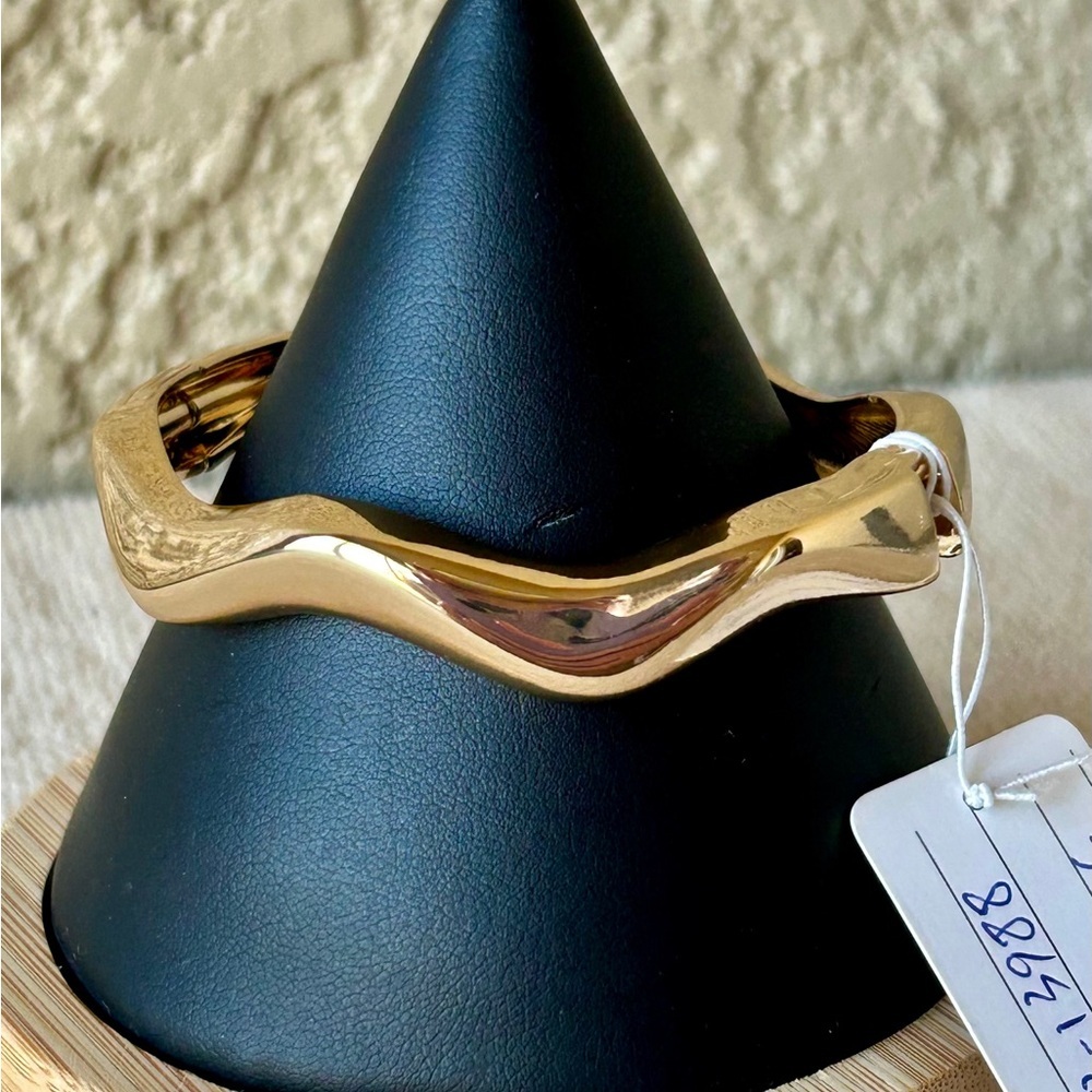 Contemporary Gold Wave Hinged Bangle Bracelet
